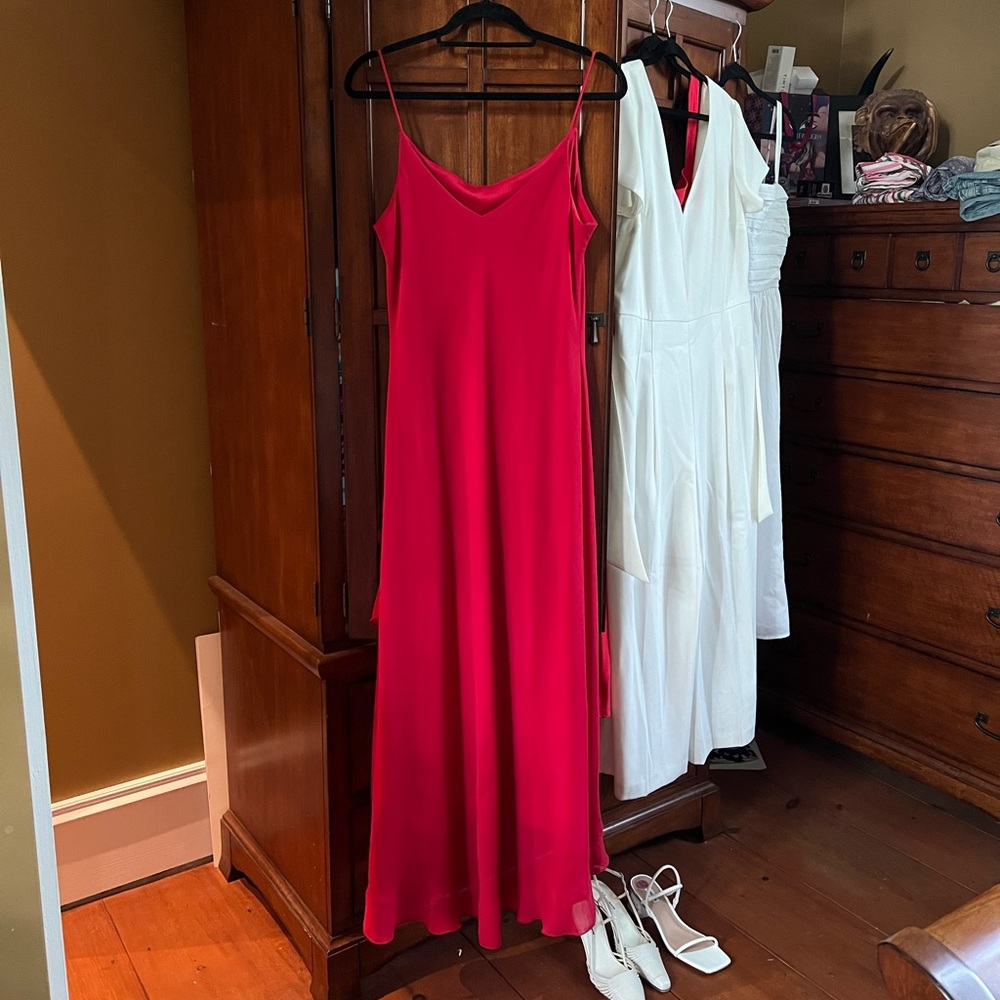 Red Ruffle midi dress - Picture 2 of 6